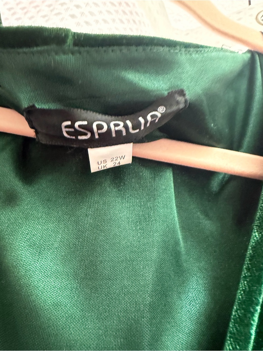 Women's Emerald Green Velvet Wrap Midi Dress - Picture 2 of 2